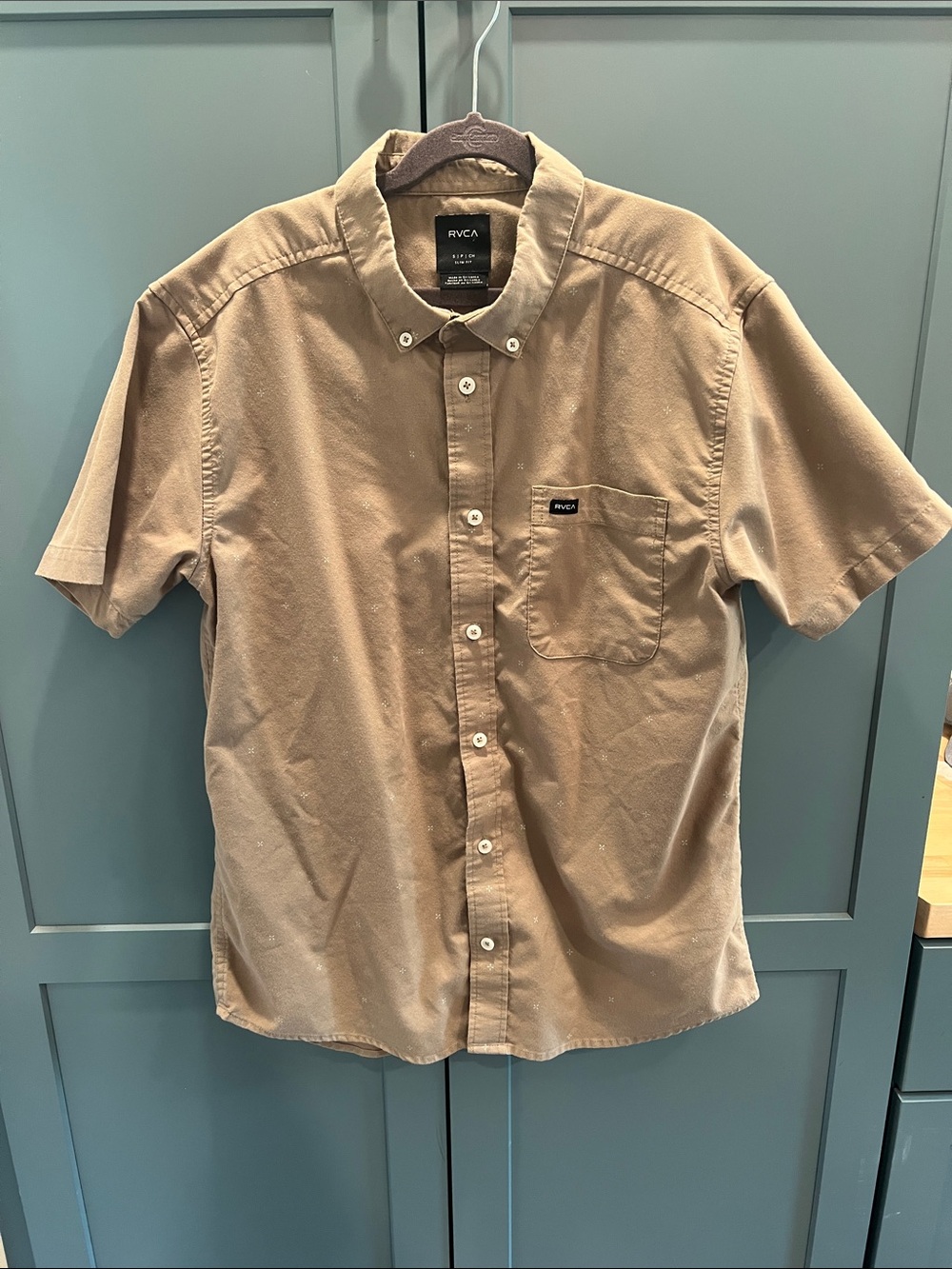 RVCA Men’s Short-Sleeve Button-Down Shirt in Tan